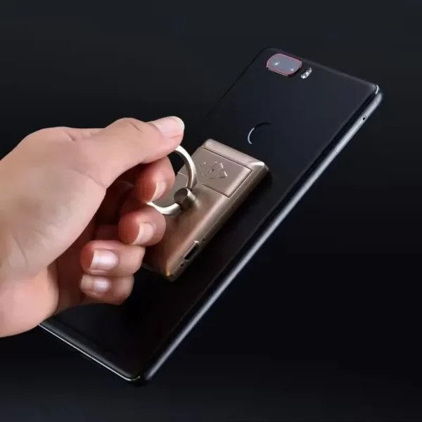 Anillo para celular con encendedor electrico